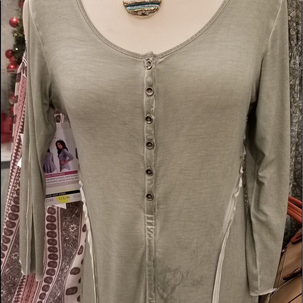 Simply Noelle top in Eucalyptus